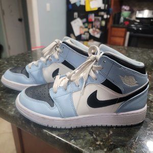 Jordan 1 mids ice blue y6